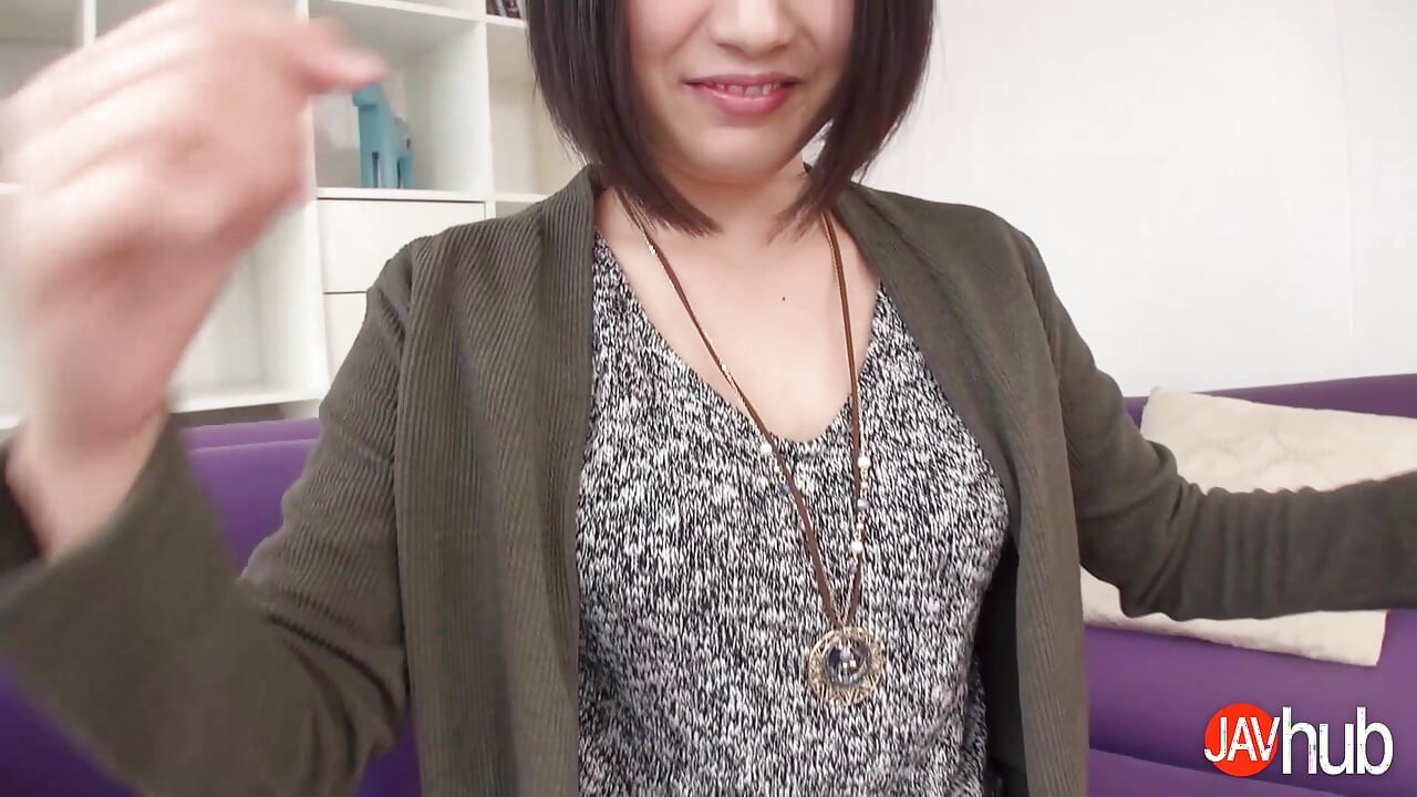 JAVHUB Mari Koizumi gets fingered and squirts
