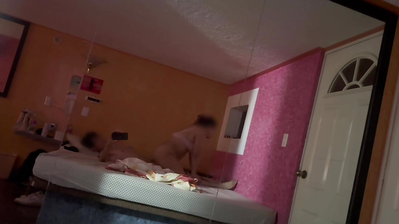 Married woman gets hot to be recorded through the mirror