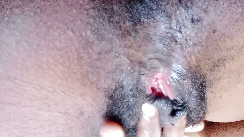 處男第一次自慰 又緊又濕
