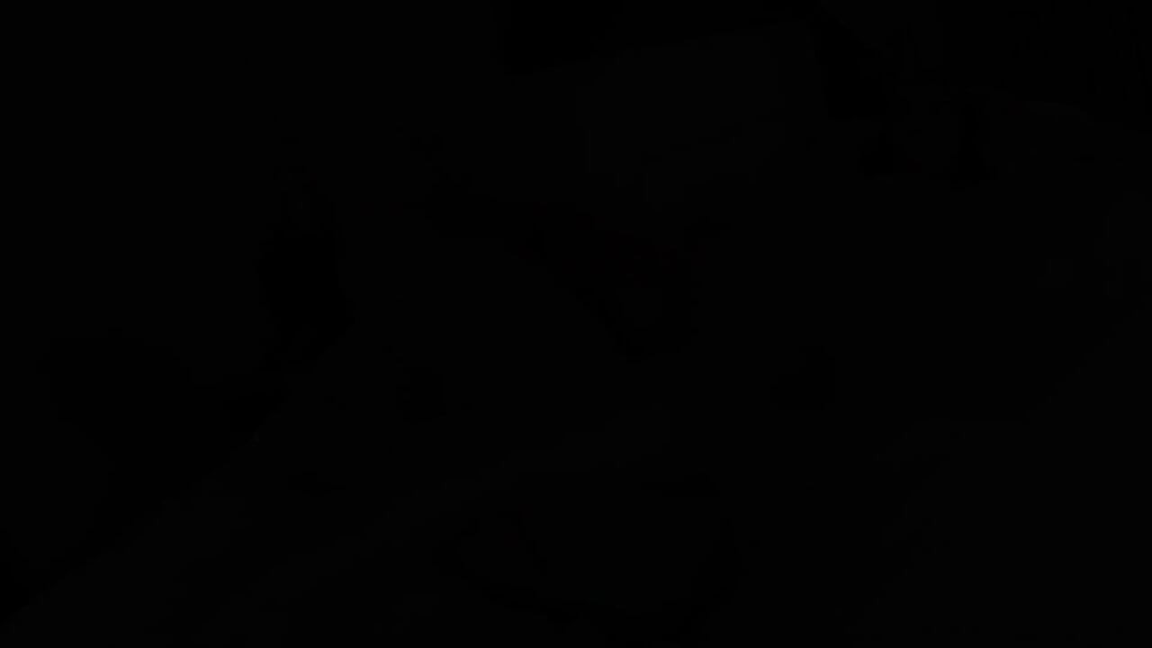 Alisha Adam's sikiliyor