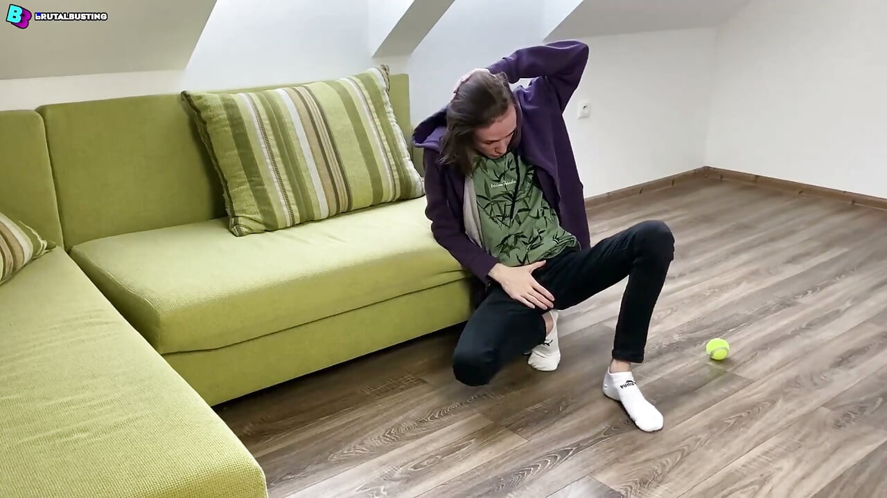 Det bästa sättet att använda hans dumma kropp! Extrem skada på testiklarna! - Dave Moon - Jennifer - Bbusting (ballbusting)