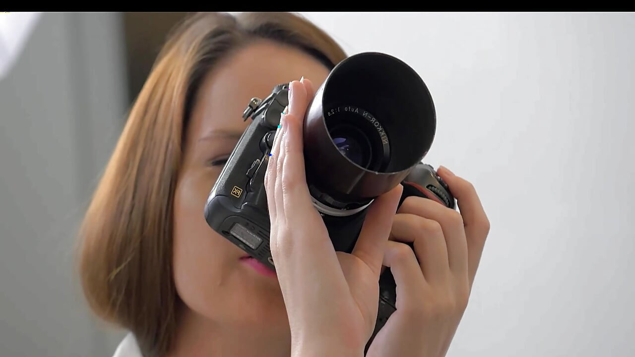 Photoshoot Starring Aiden Ashley Masturbating