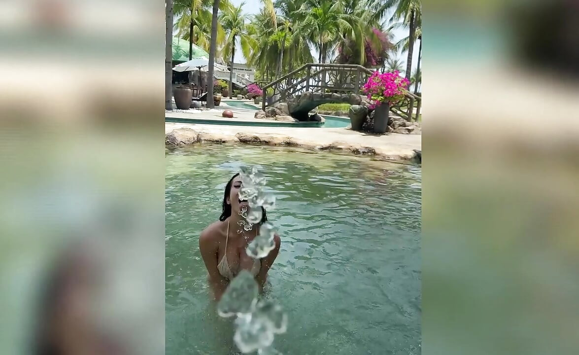 Boobs Flashing Outdoor, Ahegao, Spit, Getting Wet