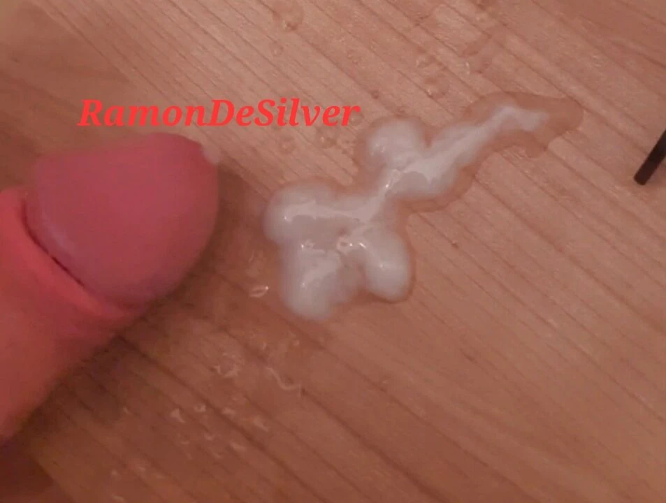 大师ramon在手淫时直接喷到你奴隶的嘴里！