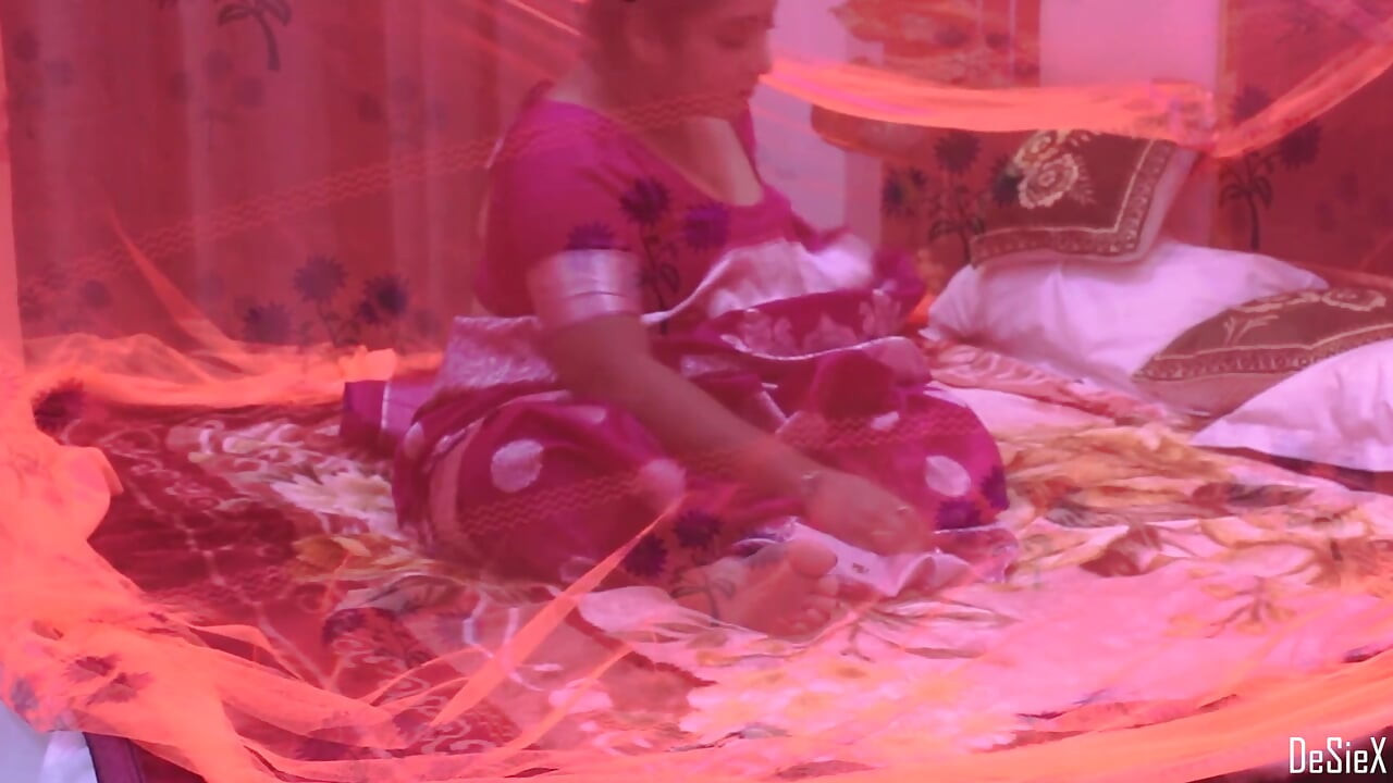 淫荡夫妇在夜间印地语音频性交