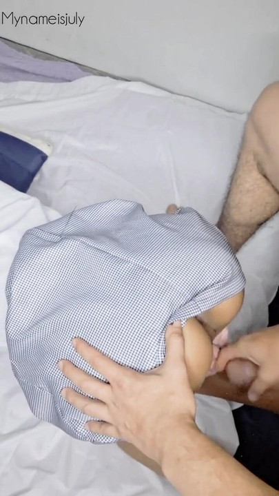 นักเรียนที่แทบจะไม่ได้รับการสัมผัสจากพ่อเลี้ยงของเธอ คลิป 1