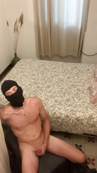 Masturbation when the maid is at home