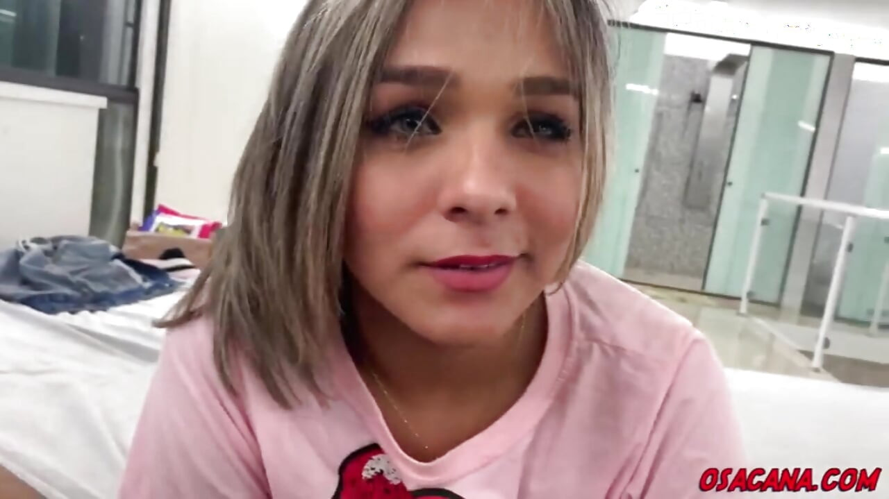 Srećnik jebe dve zgodne ribe odjednom