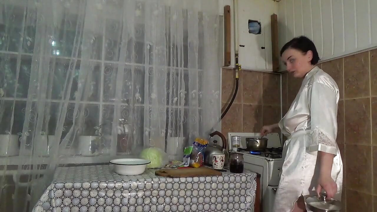 Sexy messy housewife with big tits ! JOI! Tits covering in food!