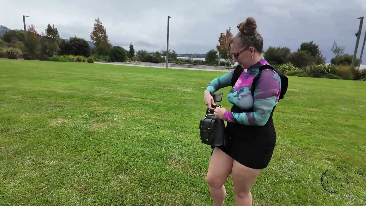 Rotorua Vlog: Vibrating Kitty Deep In My Pussy While Walking Through Town