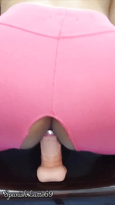 Malay Girl Wears Butt Plug While Masturbating