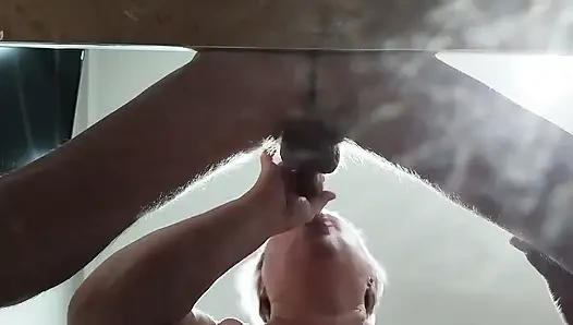 Üvey annem sakso çektikten sonra ağzıma boşalıyor