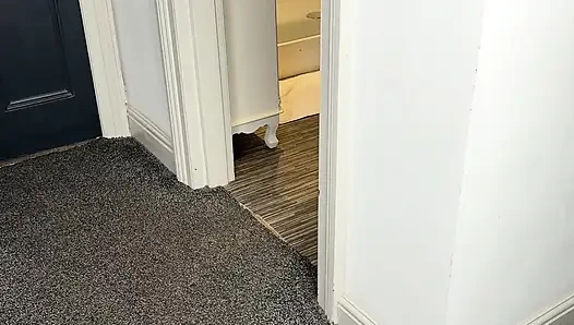 Nyonya Mature Feet memakai baju untuk kalian semua. 373