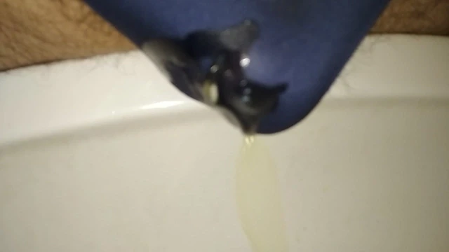 pee in her panties
