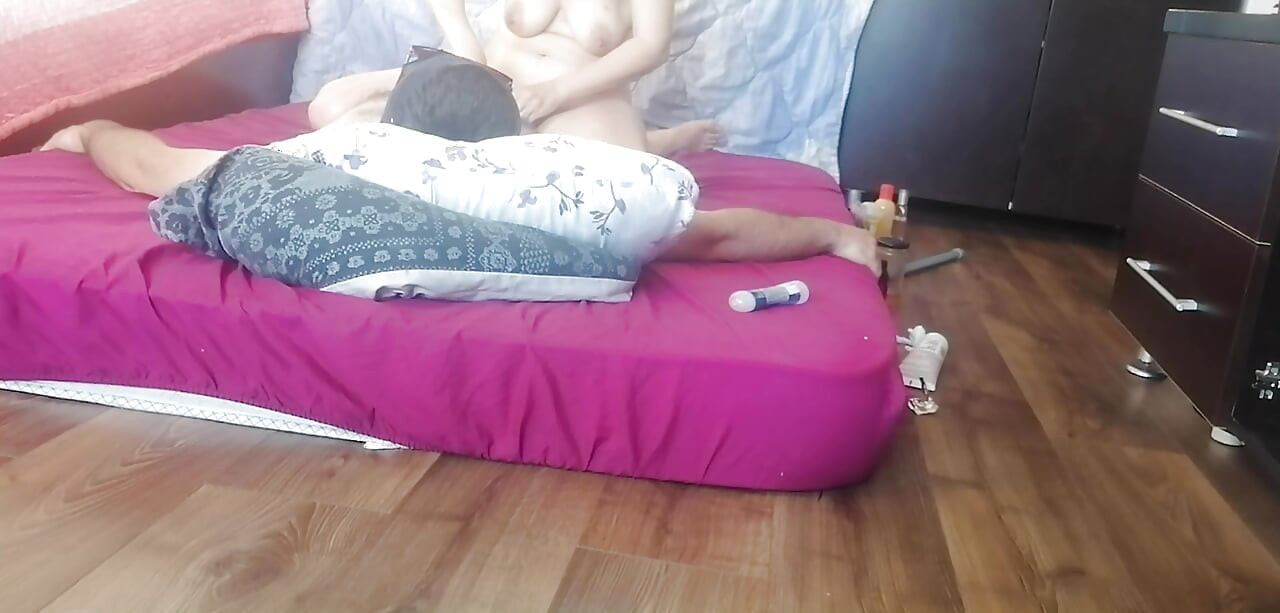 Amaterski par vrući seks kod kuće