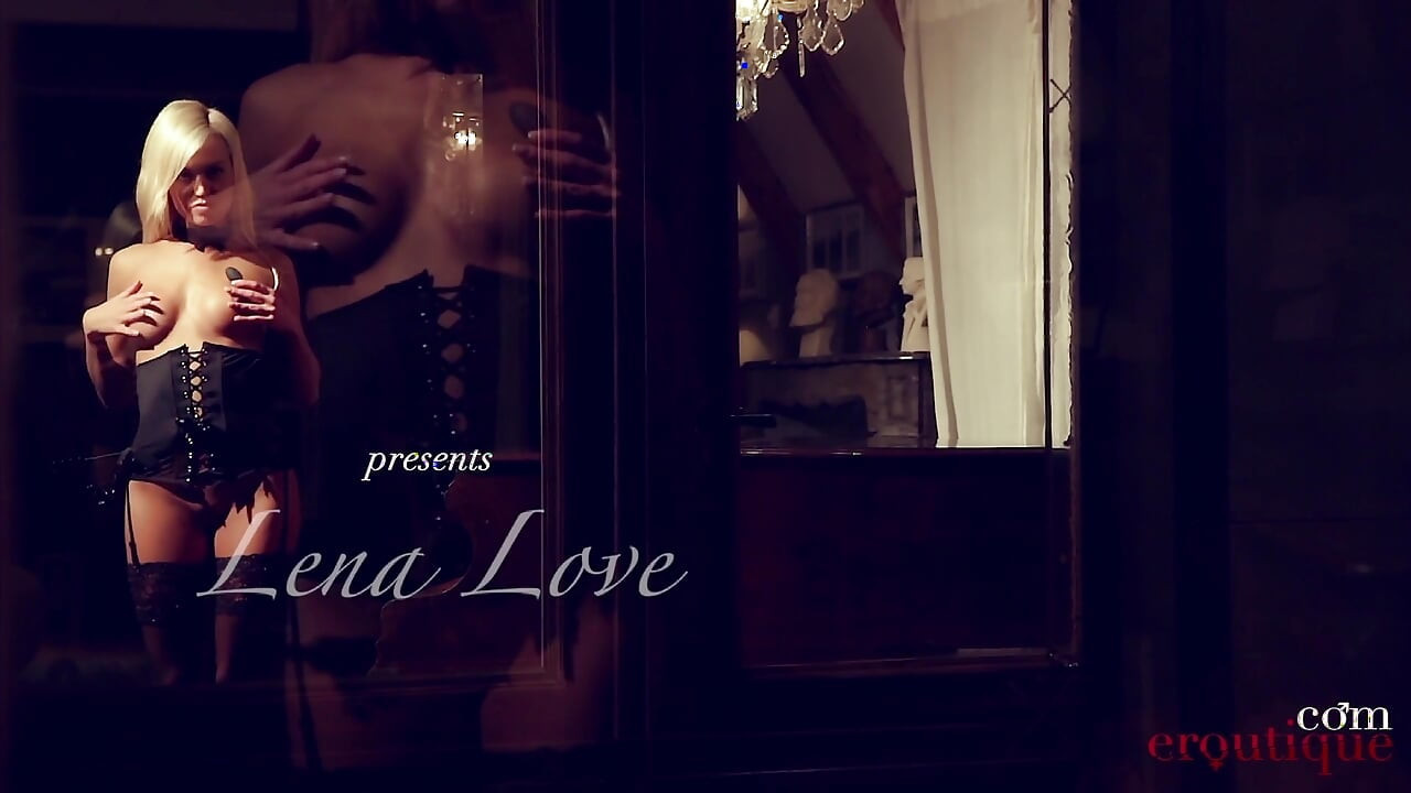Lena Love - mi sexy piano mojado