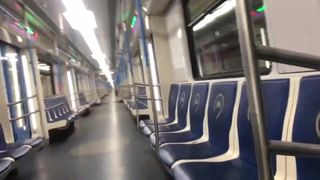 Éjaculation russe dans le métro