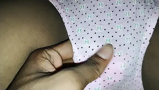 Gadis tetangga India yang cantik cuma butuh kontolku