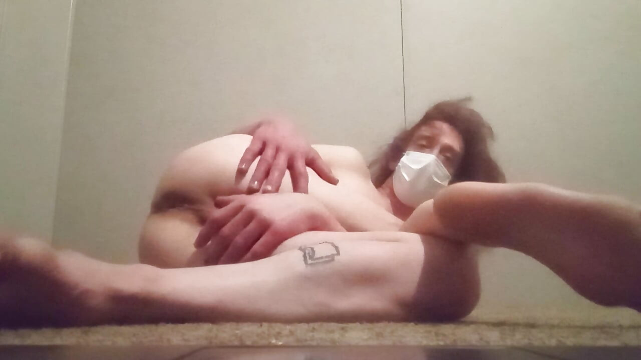 Facemask Fetish Fanclub Wideo miesiąca (ffvotm); Bonus wideo sierpień 2024 r