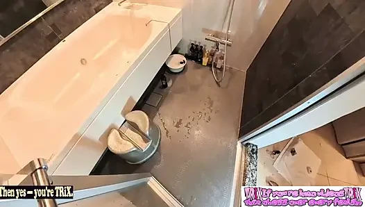 Elektrikli anal tıkaç ve inciler, sınıra kadar itildi. Derin esneme oyunu, hepsini içine alıyor!