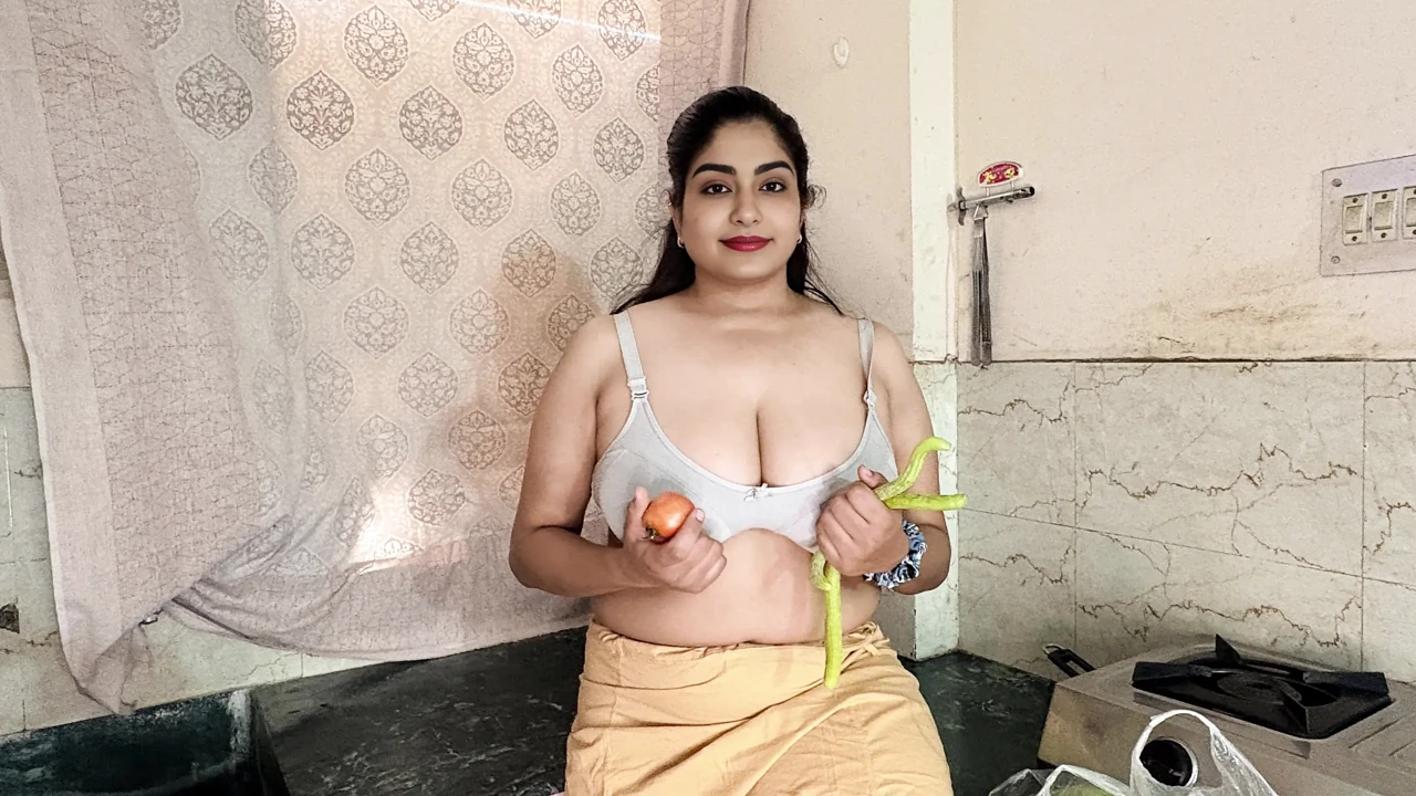 newlywed bhabhi Priya let neighbors boy fuck on Kitchen Stand because he refused to payment for vegetables