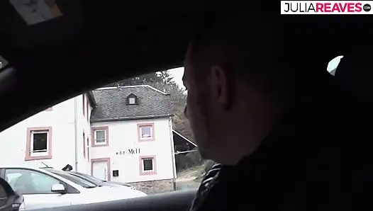 Sürtük canavar bir yarağı emdikten ve bindikten sonra döl yiyor