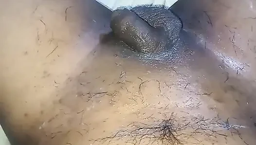 Rasierte den penis und die eier meines nachbarn, auf alte Weise sah sein rasierter schwanz sehr lecker aus, und ich gab ihm seine ersten