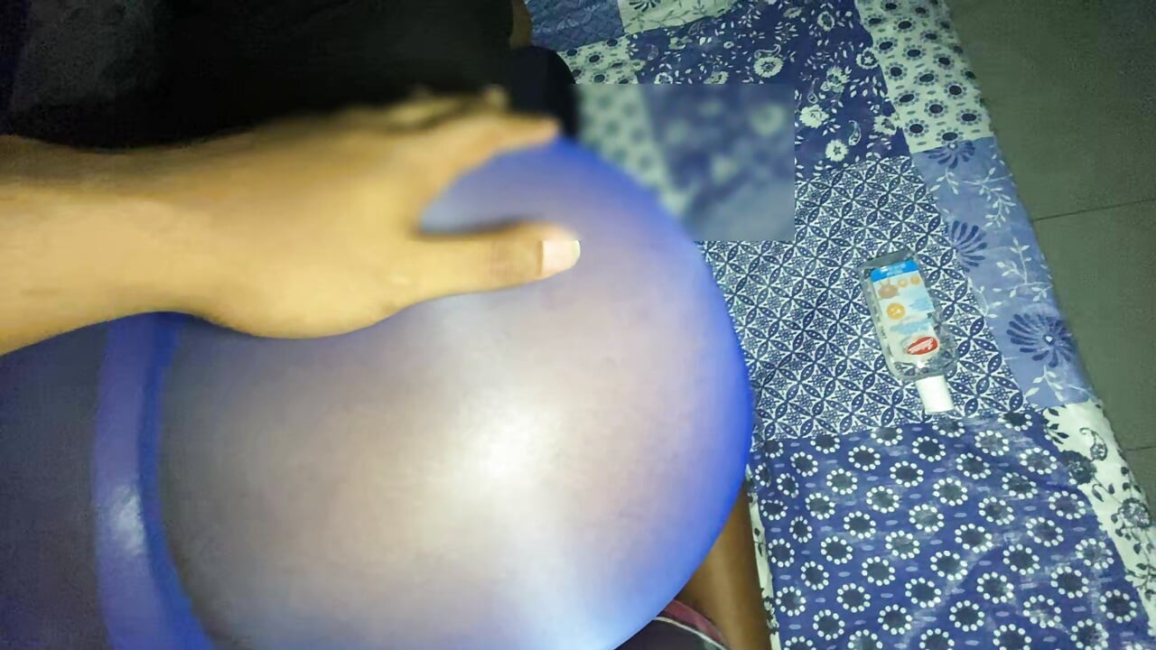 Eu coloco meu pau duro na empregada