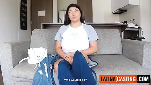 Diese in der Kirche gehende asiatische amateur-LATINA mit riesigen natürlichen titten sagte, sie würde nie betrügen ... am ende mich geritten