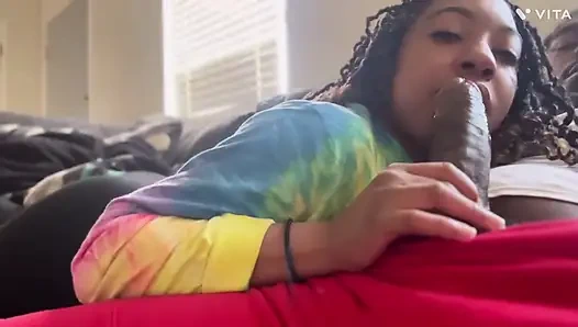 Tombul Asyalı zenci karışık porno yıldızı sert büyük zenci yarağıyla gırtlağına boşalma kovasında sikiliyor