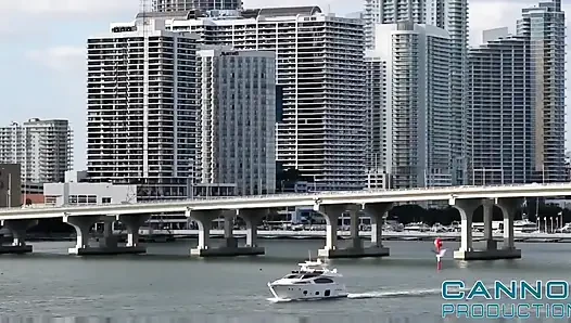 Balon götlü audrina raine evden çalışırken sikişiyor