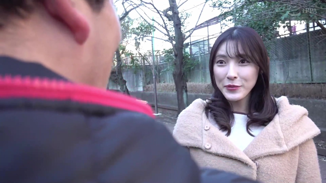 森沢佳奈 - かつて純粋だった昔のクラスメートが、10年ぶりに性欲に狂った尻軽女になってしまった!