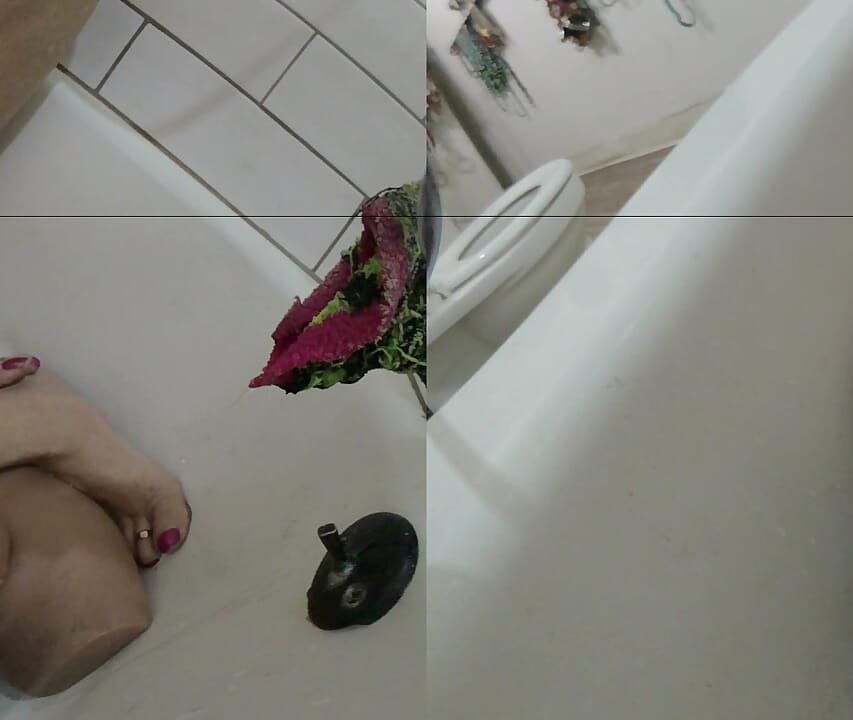 Lizzy Yum SD October 2026 Bathing Masturbation Dilating