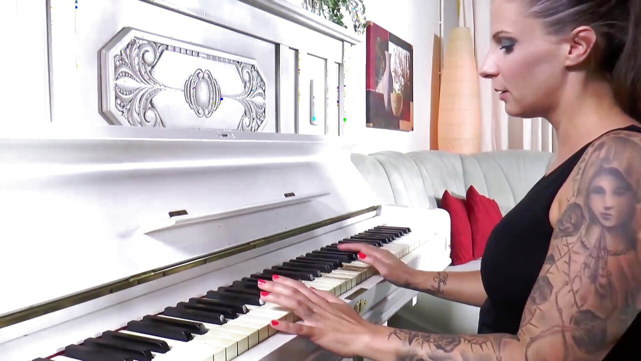 Kåt pianolektion med Sammy Fox !!
