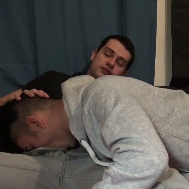 Sex Raw with Twinks 20 Yo