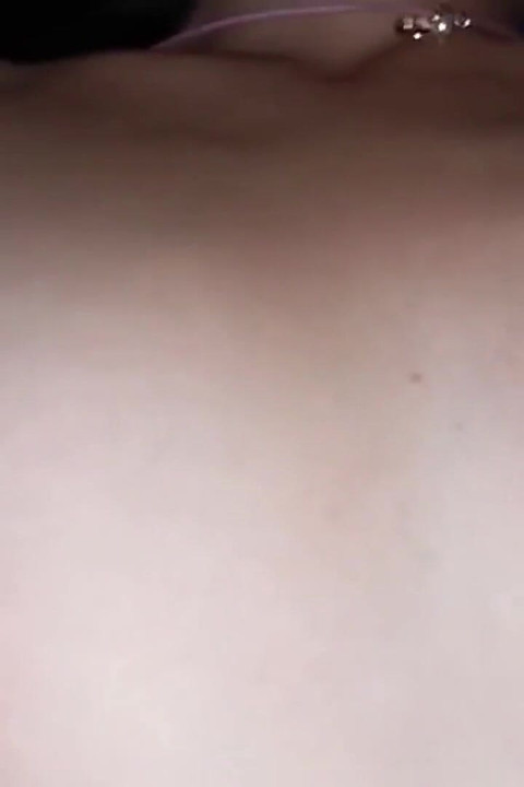 My Friend's Girlfriend Is Rich, I Almost Accidentally Ran Into Her Pussy, I Hope He Doesn't Find Out