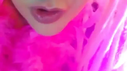 Komm auf meine hand und schlüpfe es wie eine kleine sissy-schlampe