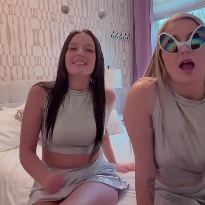 Phoenix & Kloe's Futuristic Jerk off Instruction HD POV Cyber Double Command Awaits!