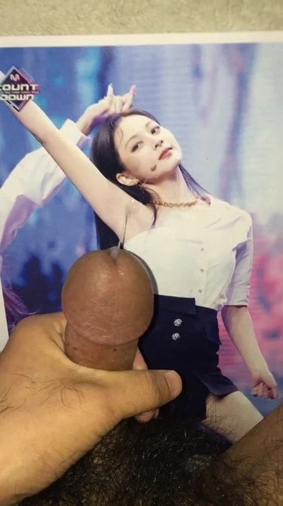 섹시한 겨드랑이에 정액 찬사하는 쯔위 2부