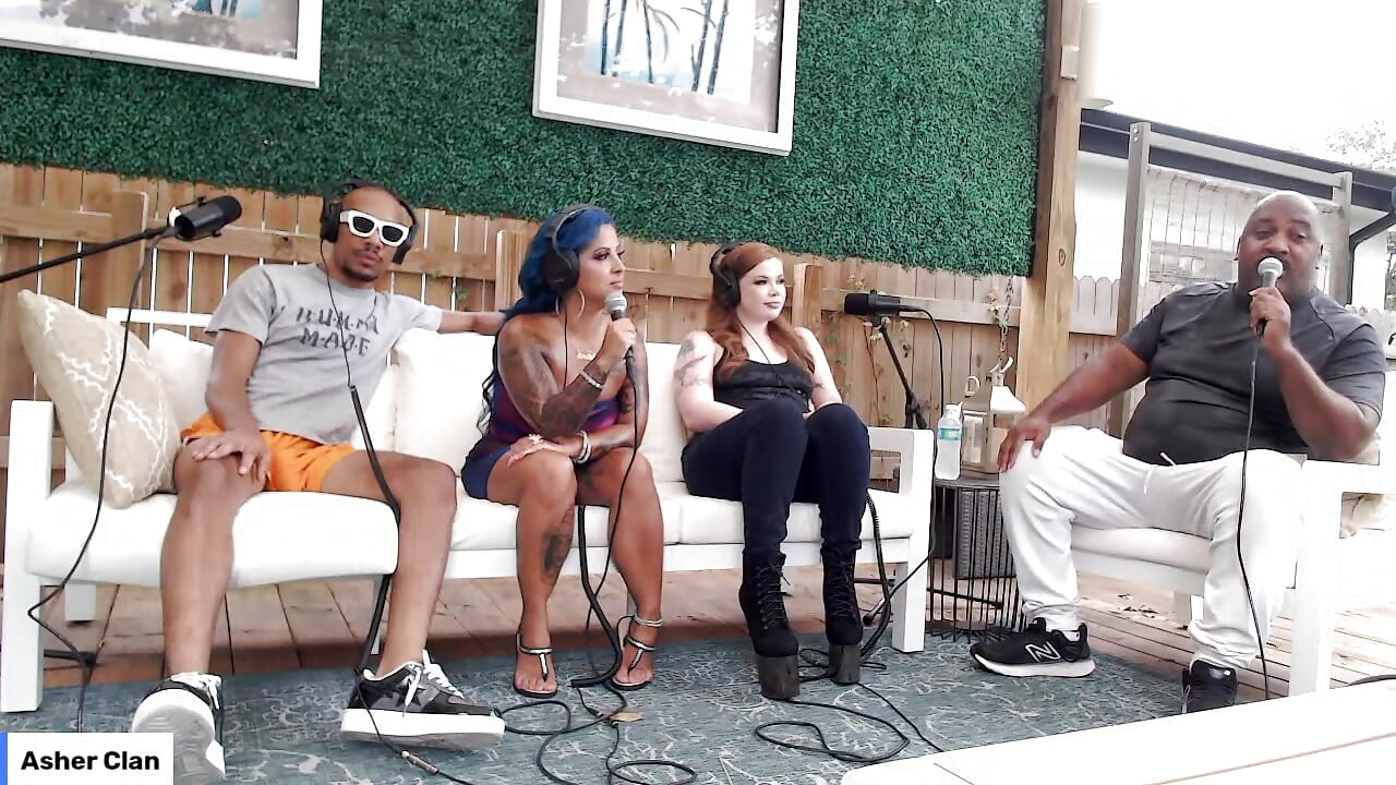 Livestream volwassen gewoon chatten met Spaanse Barbie, Dwayne Foxx, Mrflourish podcast Asherclantv