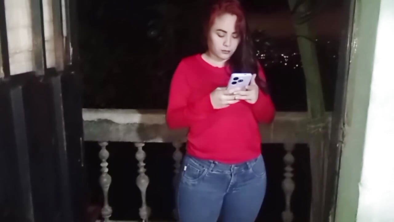 Aku menggoda tetanggaku dan ngebiarkan dia ngentot aku