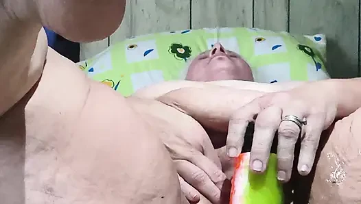 Измена с этой текущей шлюхой кончает в струях