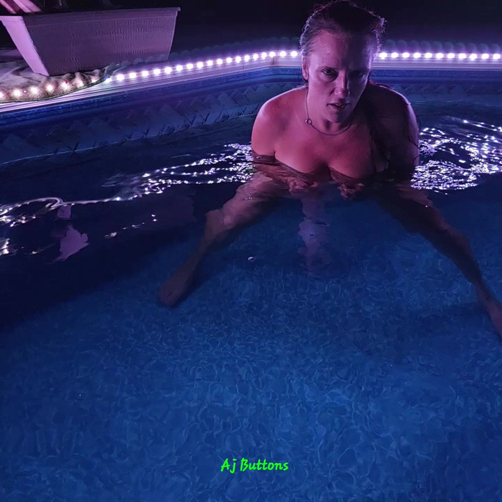 Just a sexy night in my pool. I do shoot custom videos. I have a big swimming pool and a Hot Body. 2 things put together =HOT!