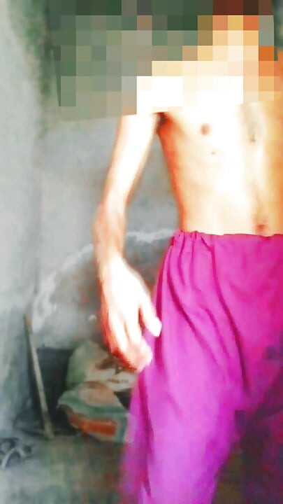 Pakistani gay boy hot nude dance video on Pakistani Punjabi mujra song tak way tak way means watch here watch here  don't forget