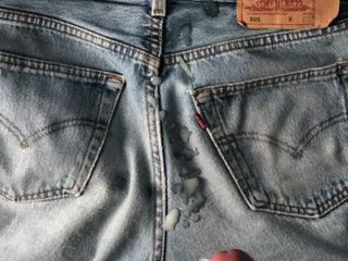 Wanking and cumming in levis 501