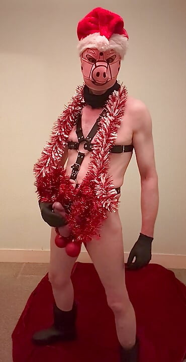 Gioco con il mio grande pene e tutte le grandi palle rosse