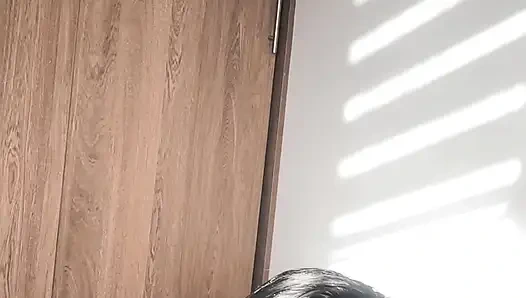 Lihat gimana caraku nyepong kontolku dengan tenggorokan dalam banget -pasangan amatir- nysde