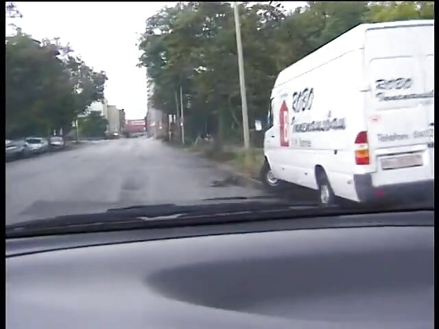 Picked up ebony with colored hair gives a nice blowjob to a driver