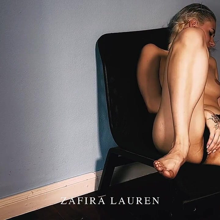 Žít s Faphouse modelka Zafira Lauren v Itálii