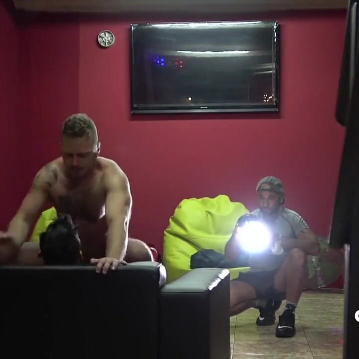 หนังโป๊แก้ม bobery barelona ในเบื้องหลัง